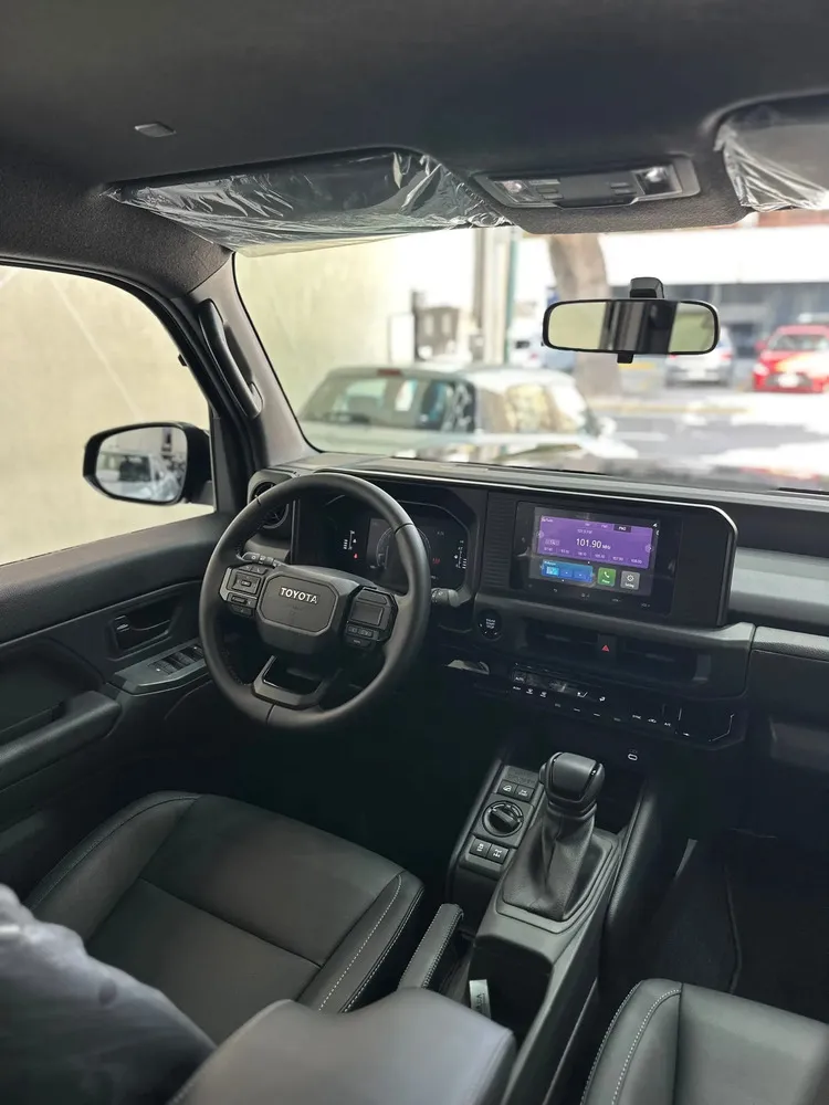 Vista 9 del vehículo: Toyota Fj