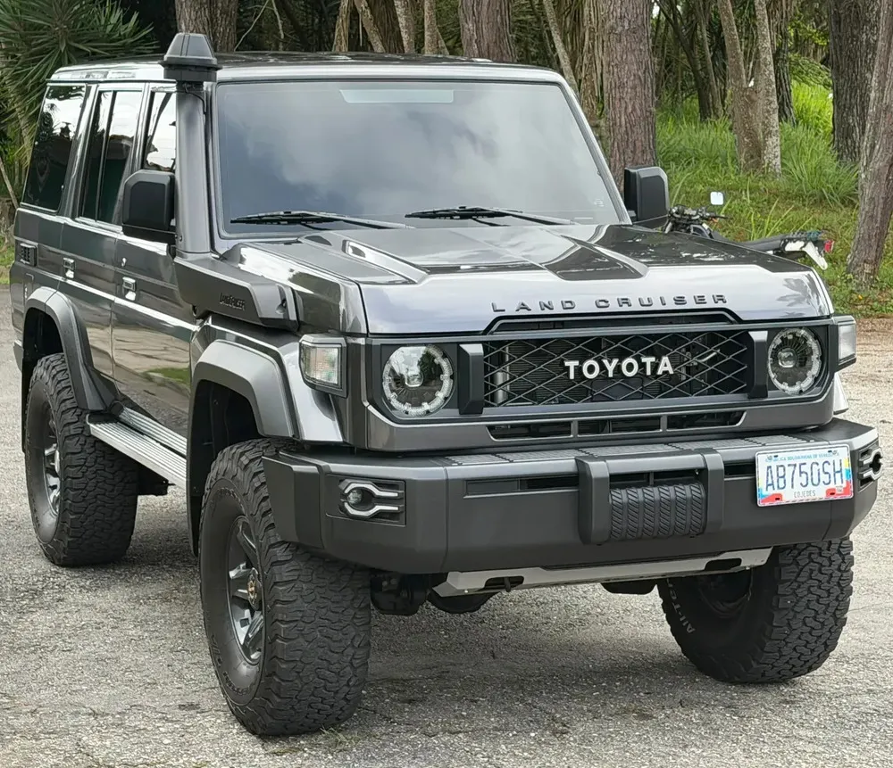 Vista 3 del vehículo: Toyota Serie