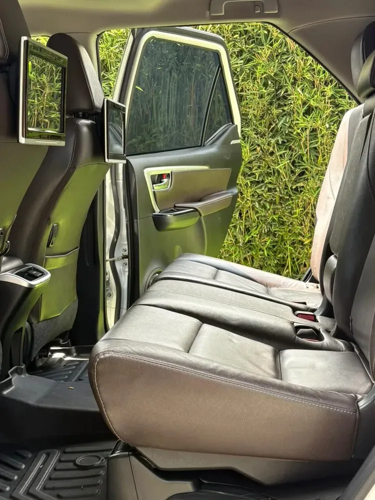 Vista 11 del vehículo: Toyota Fortuner