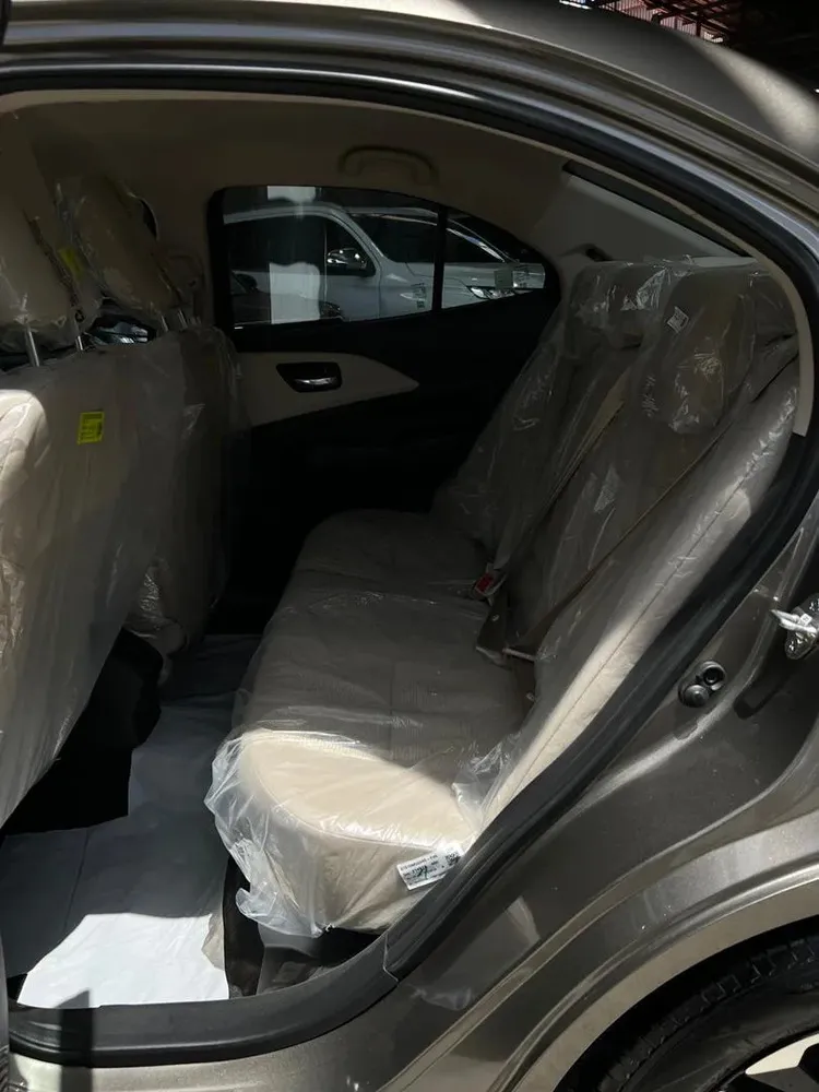 Vista 8 del vehículo: Suzuki Dzire