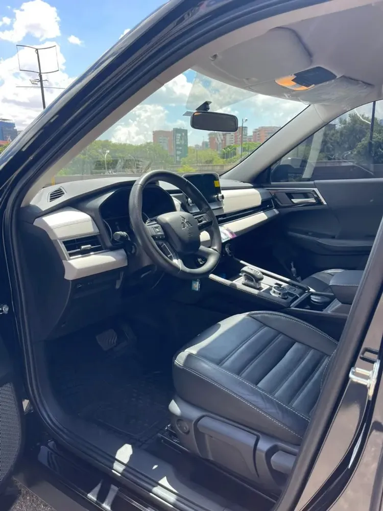 Vista 18 del vehículo: Mitsubishi Outlander