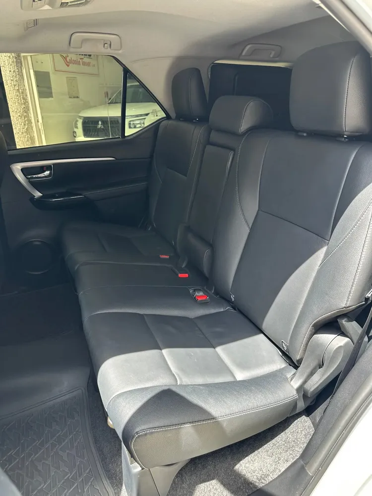 Vista 5 del vehículo: Toyota Fortuner