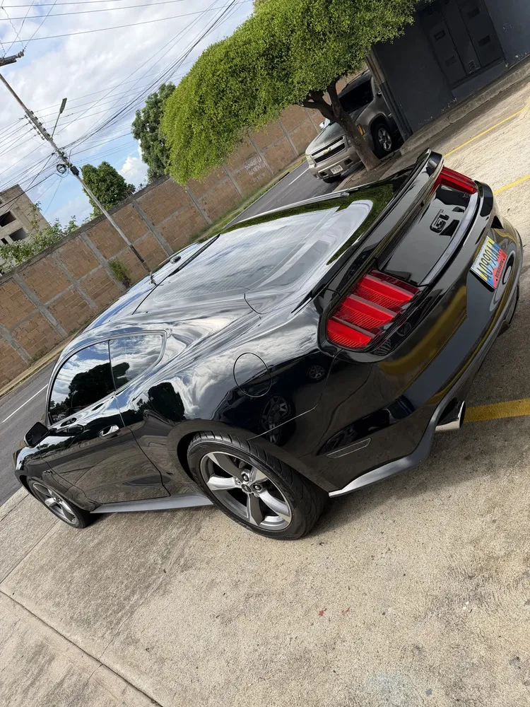 Vista 4 del vehículo: Mustang Gt