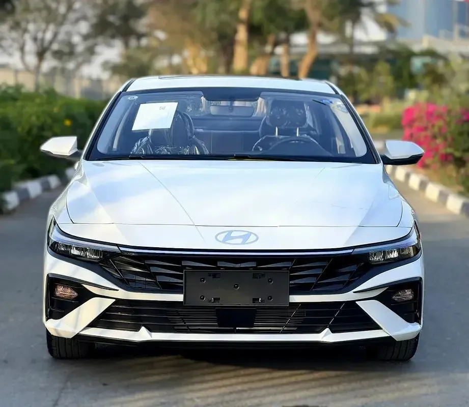 Vista 3 del vehículo: Hyundai Elantra