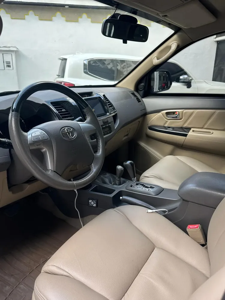 Vista 15 del vehículo: Toyota Fortuner