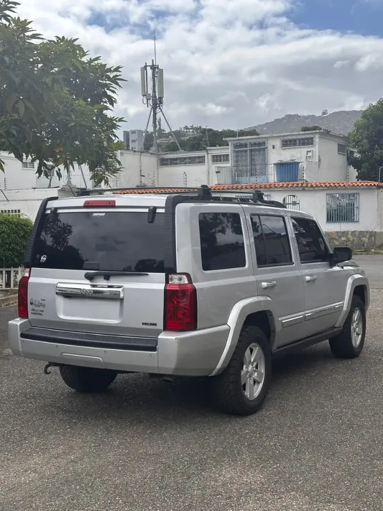 Vista 4 del vehículo: Jeep Commander