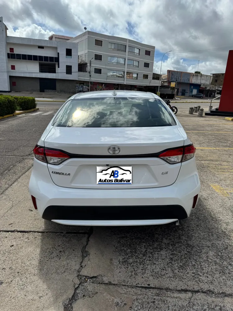 Vista 4 del vehículo: Toyota Corolla
