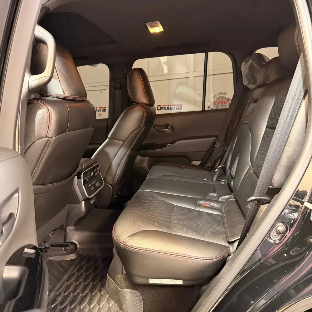 Vista 6 del vehículo: Toyota LC300