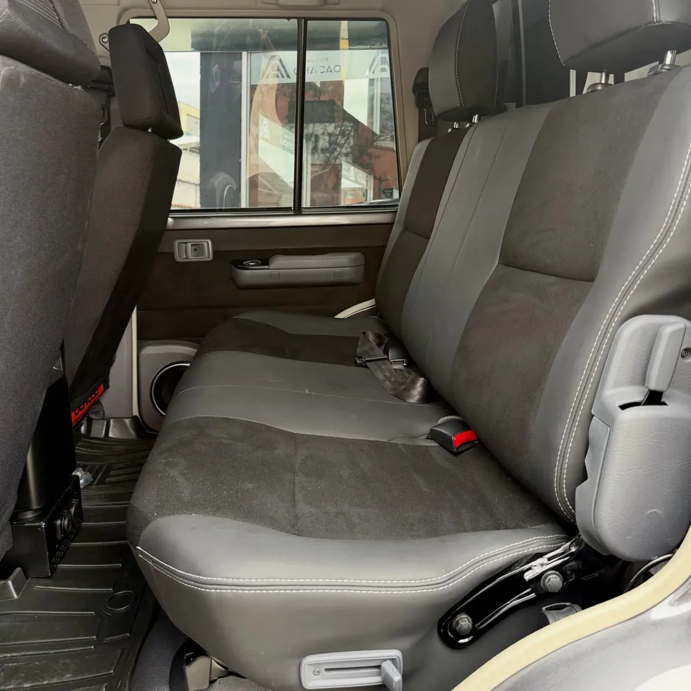 Vista 5 del vehículo: Toyota Land Cruiser