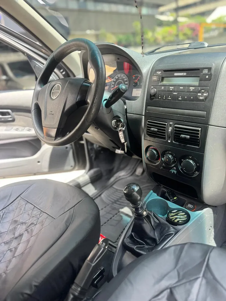 Vista 7 del vehículo: Dodge Forza