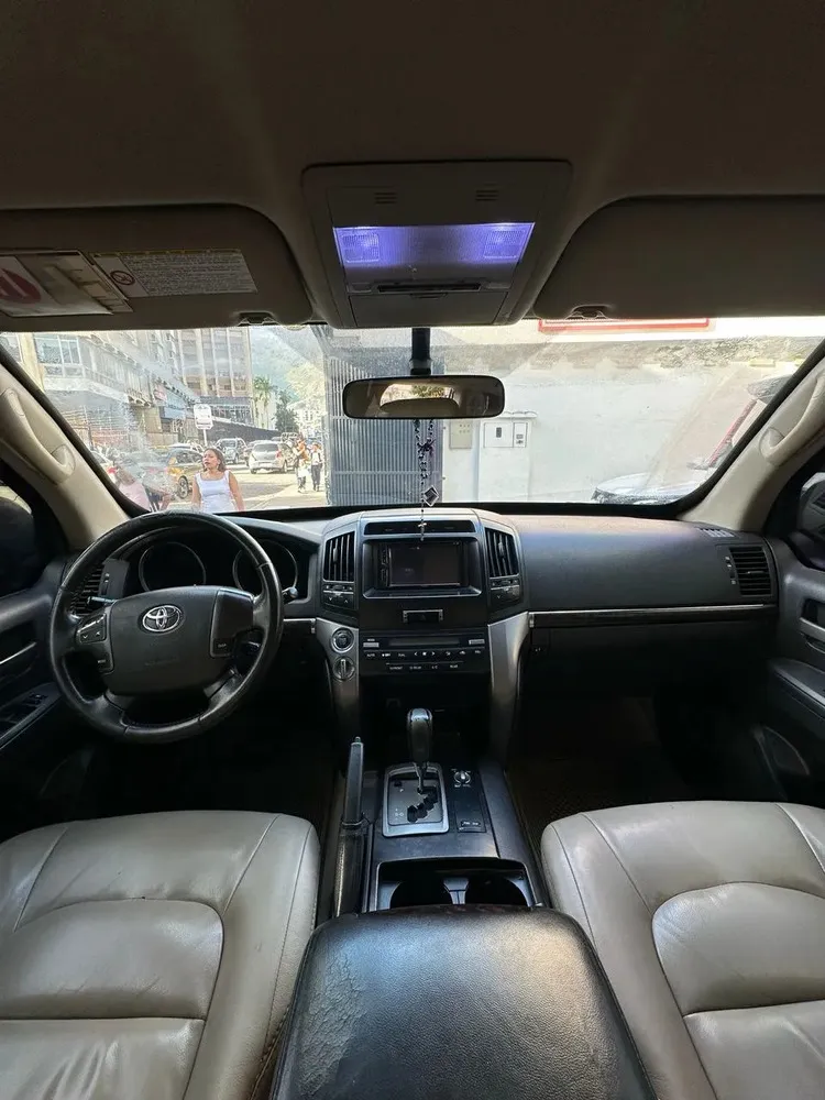 Vista 14 del vehículo: Toyota Land Cruiser