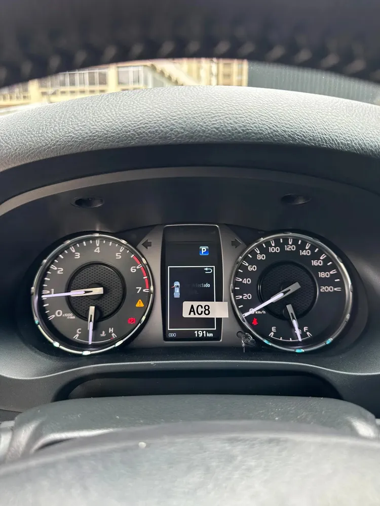 Vista 8 del vehículo: Toyota Hilux