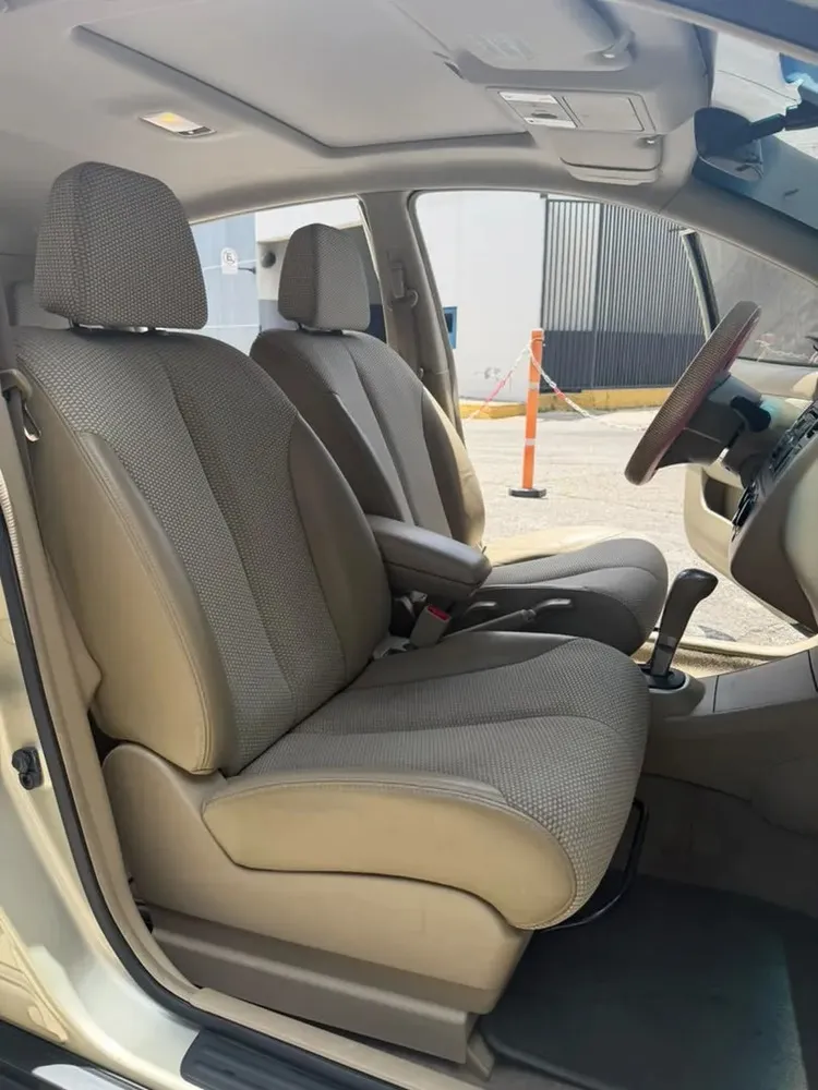 Vista 9 del vehículo: Nissan Tiida