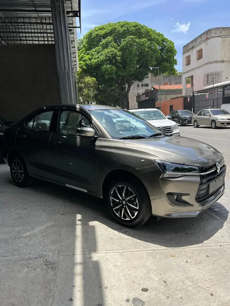 Vista 2 del vehículo: Suzuki Dzire