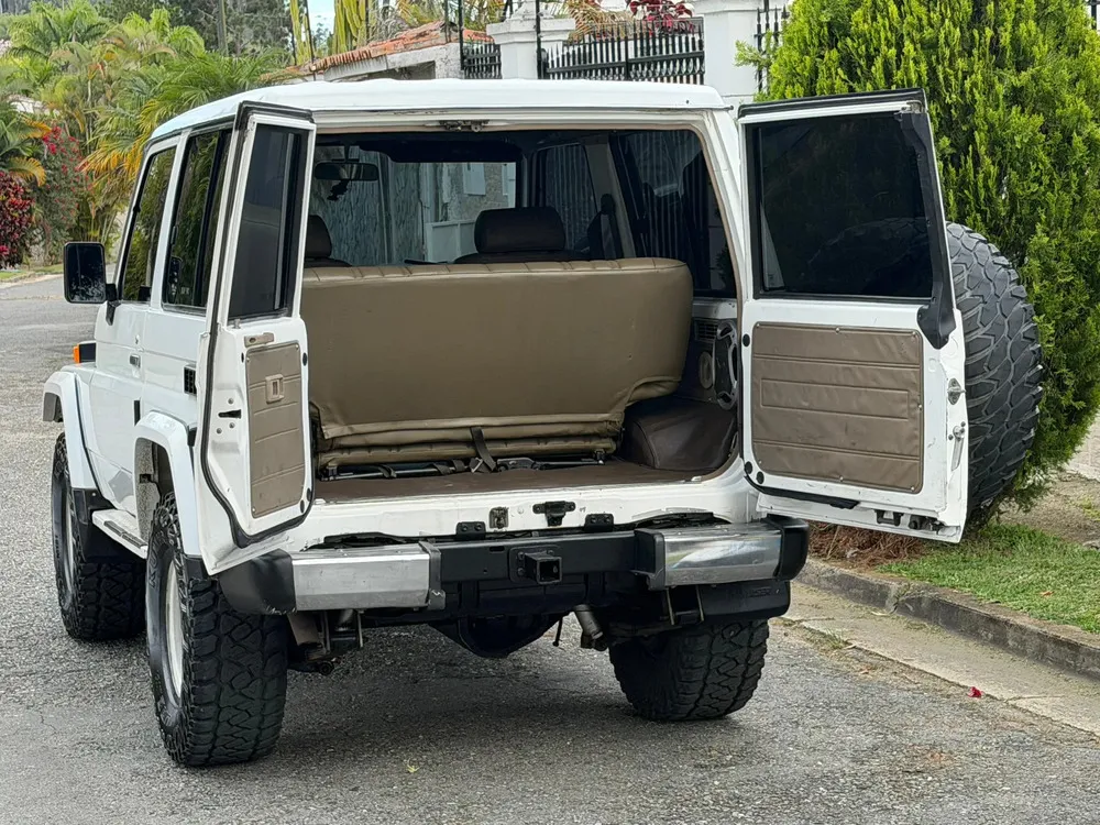 Vista 7 del vehículo: Toyota Machito