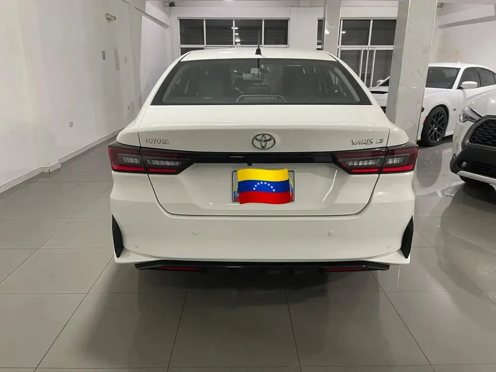 Vista 4 del vehículo: Toyota Yaris