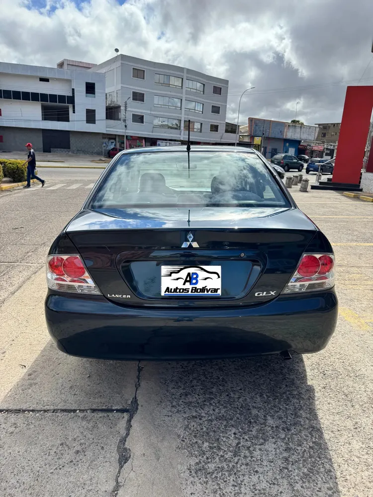 Vista 4 del vehículo: Mitsubishi Lancer