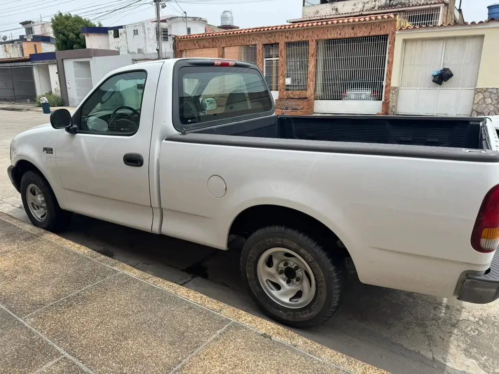 Vista 4 del vehículo: Ford F-150