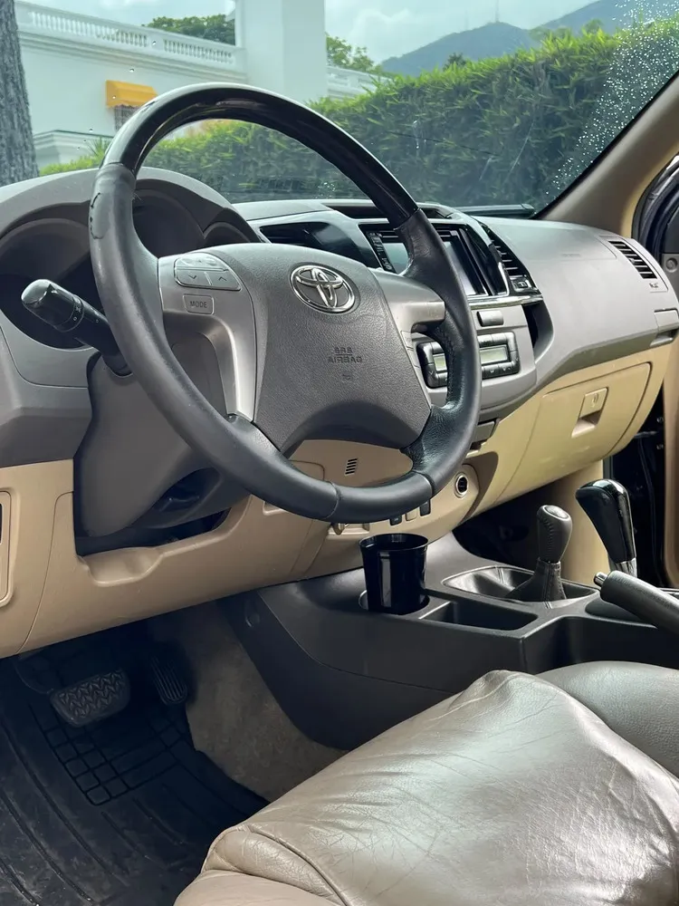 Vista 11 del vehículo: Toyota Fortuner