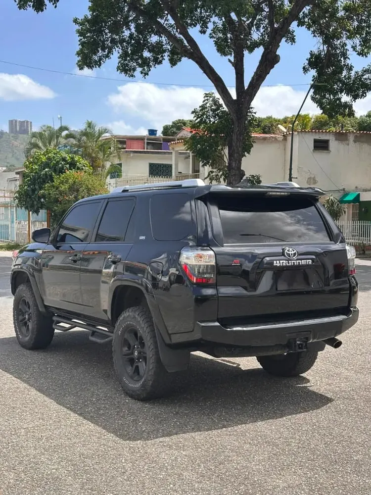 Vista 4 del vehículo: Toyota 4Runner