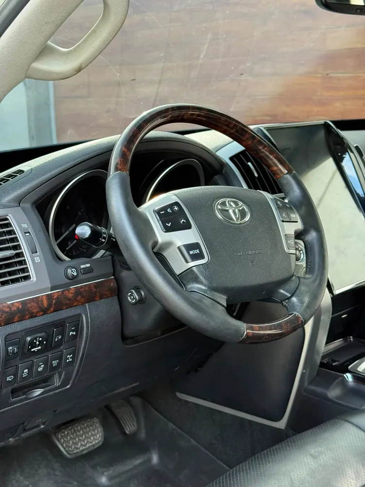 Vista 9 del vehículo: Toyota Lc200