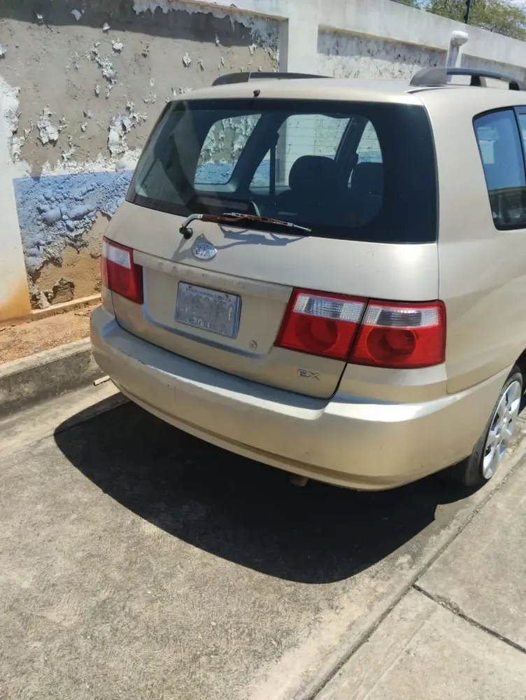 Vista 4 del vehículo: Kia Carens