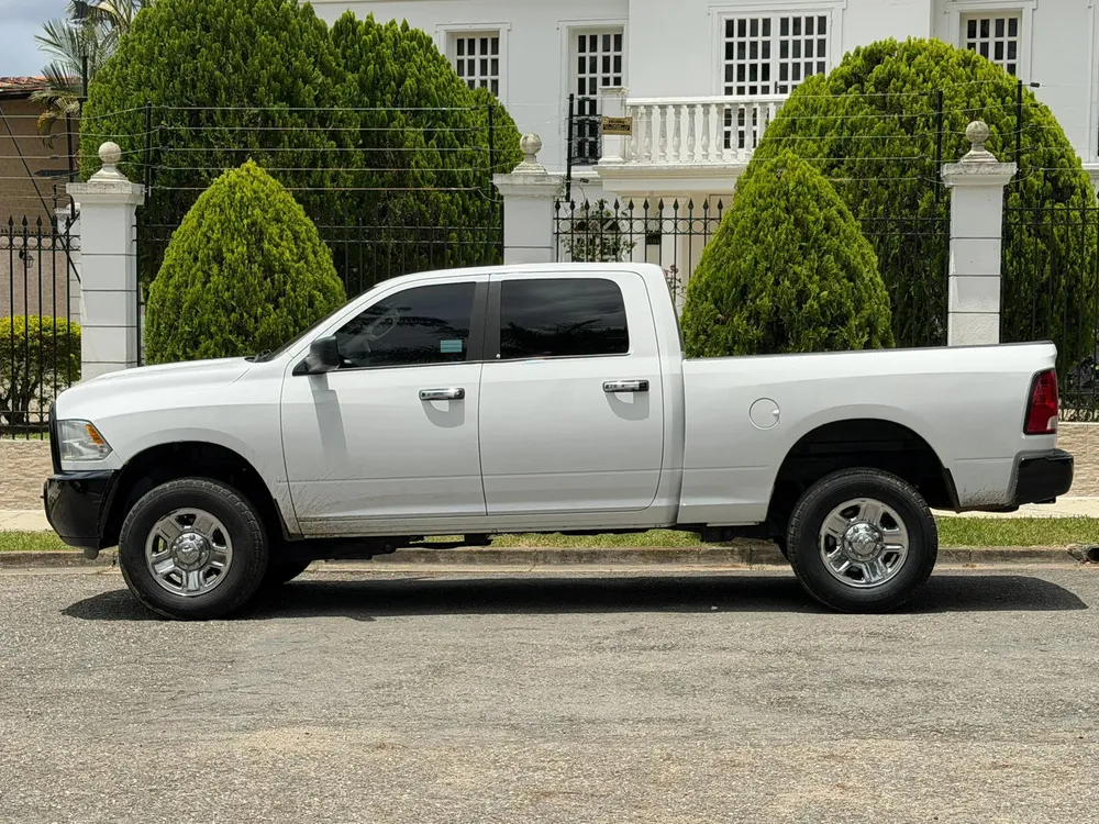 Vista 4 del vehículo: Dodge Ram