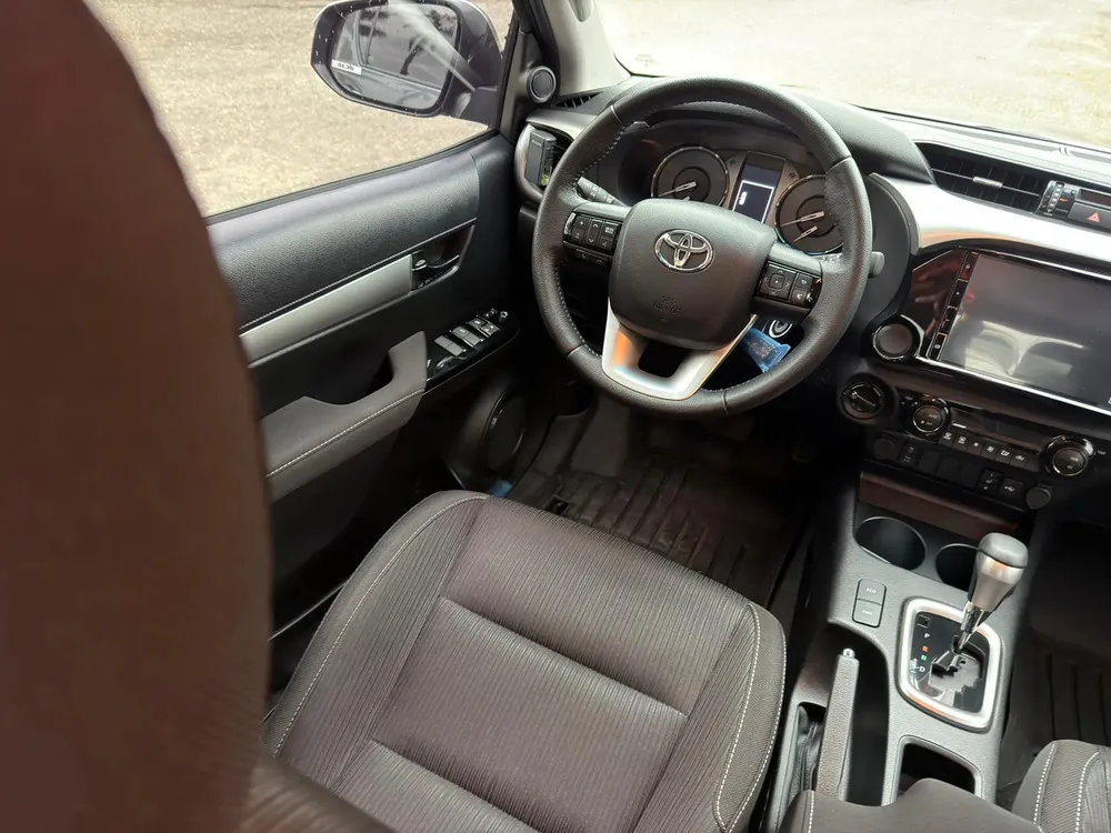 Vista 10 del vehículo: Toyota Hilux