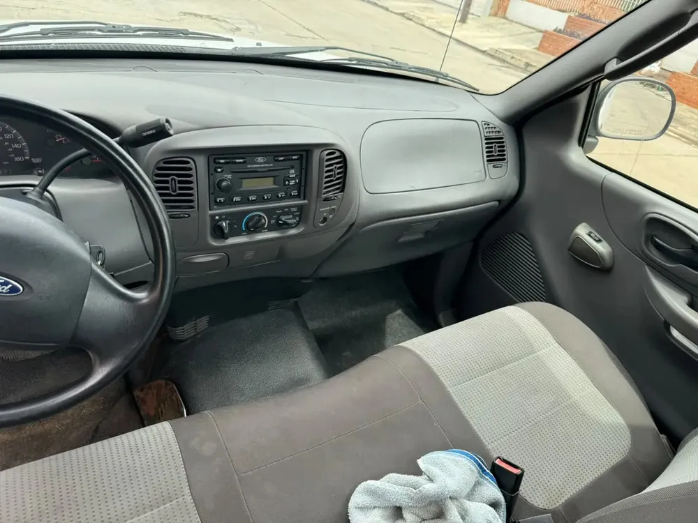 Vista 8 del vehículo: Ford F-150