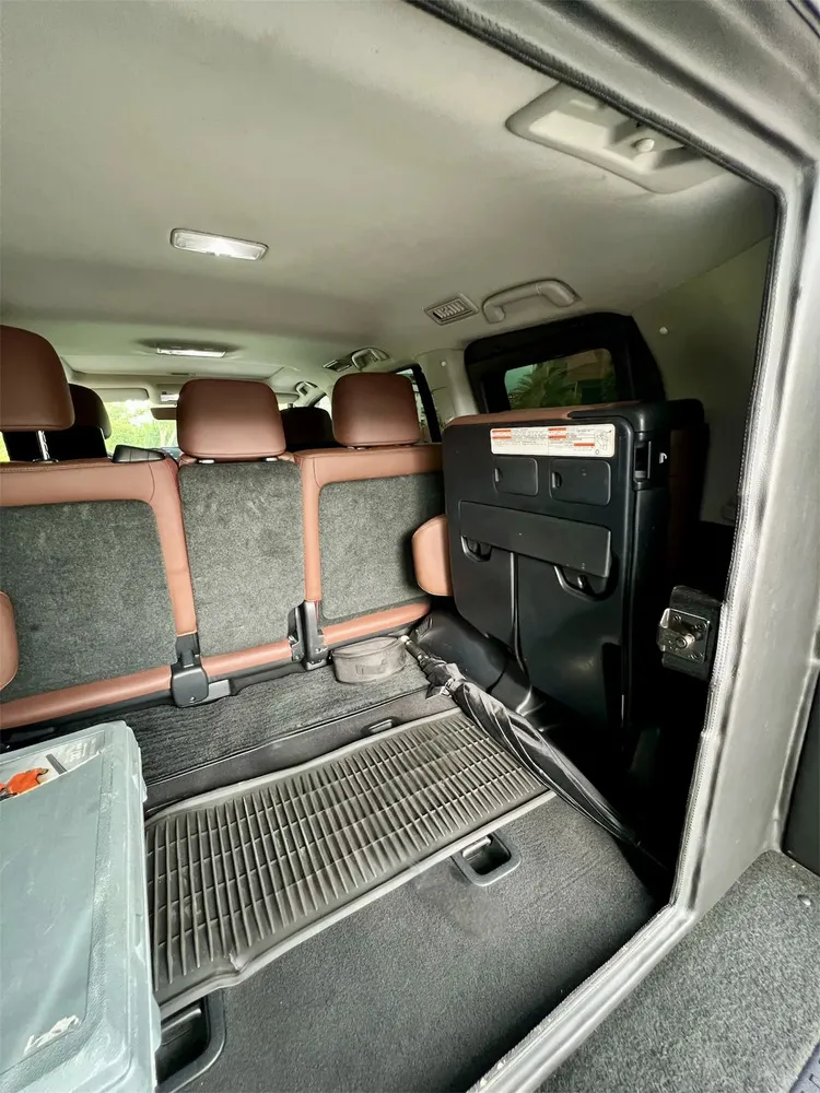 Vista 12 del vehículo: Toyota Land Cruiser