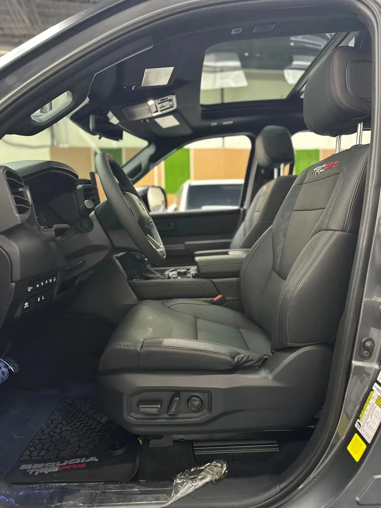 Vista 5 del vehículo: Toyota Sequoia