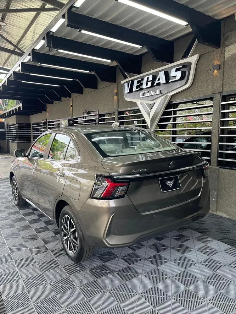 Vista 3 del vehículo: Suzuki Dzire