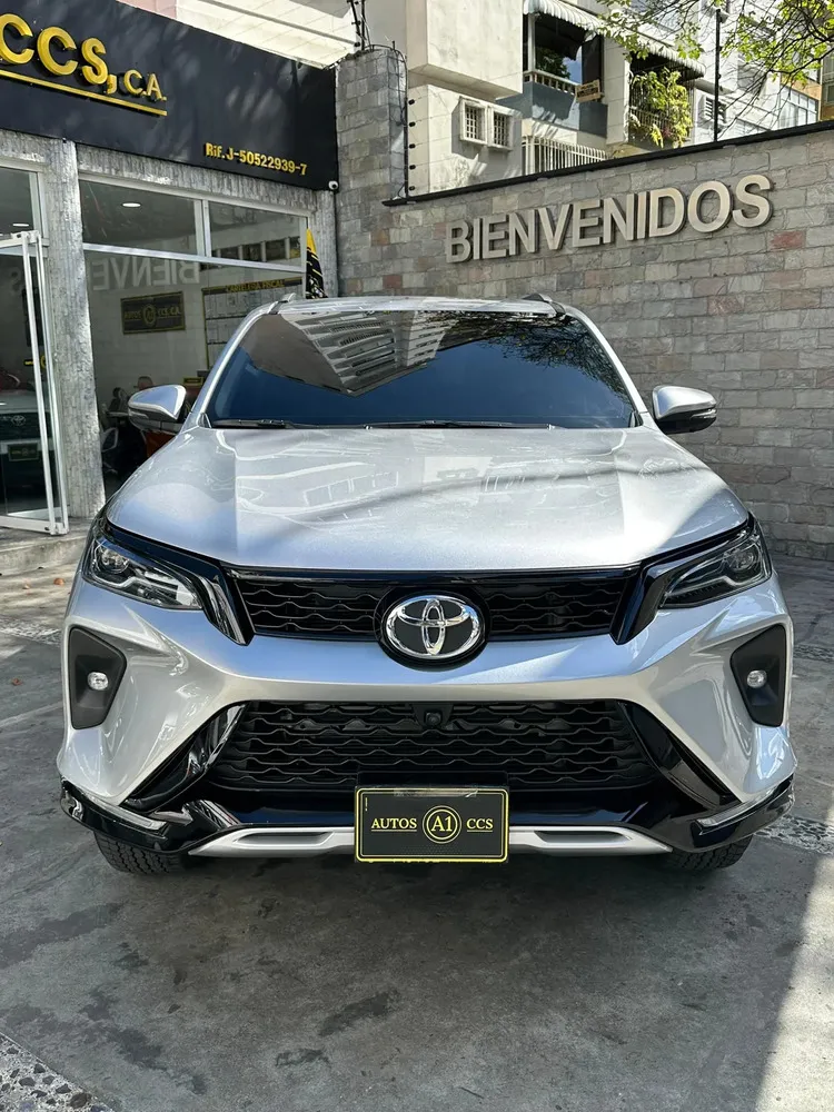 Vista 13 del vehículo: Toyota Fortuner