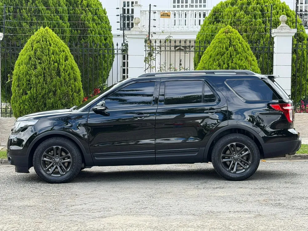 Vista 5 del vehículo: Ford Explorer