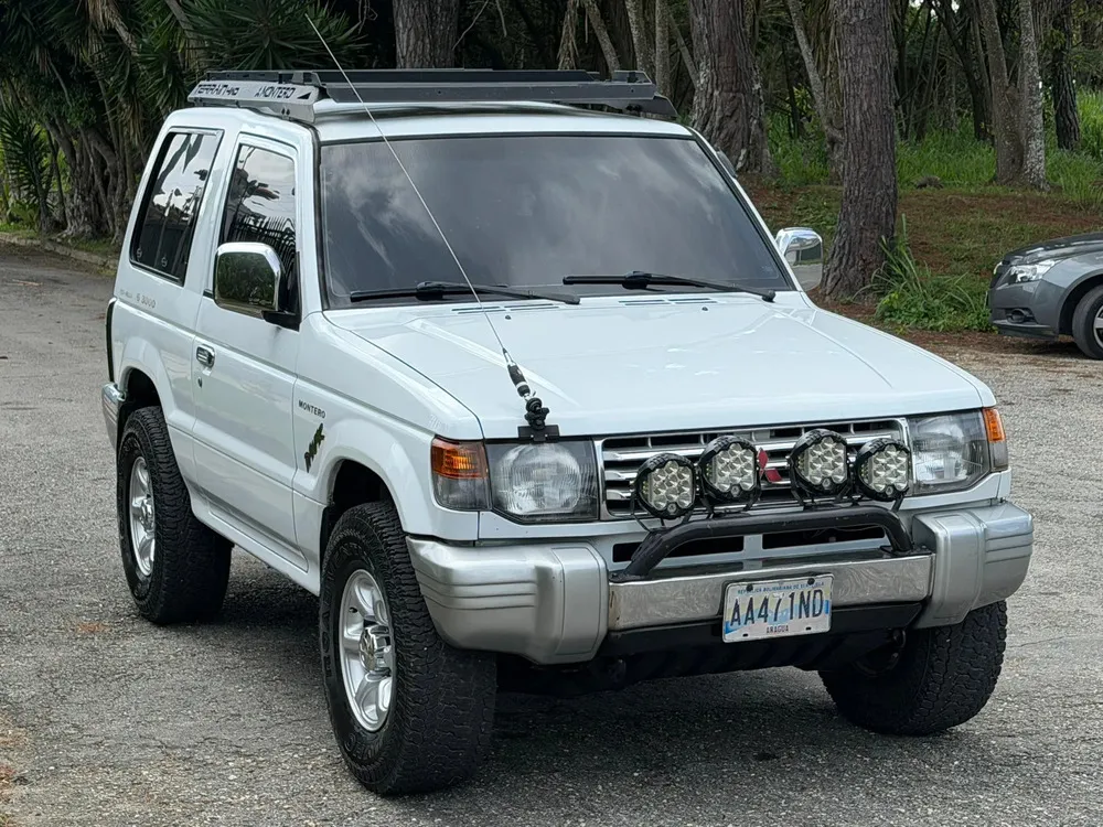 Vista 2 del vehículo: Mitsubishi Montero