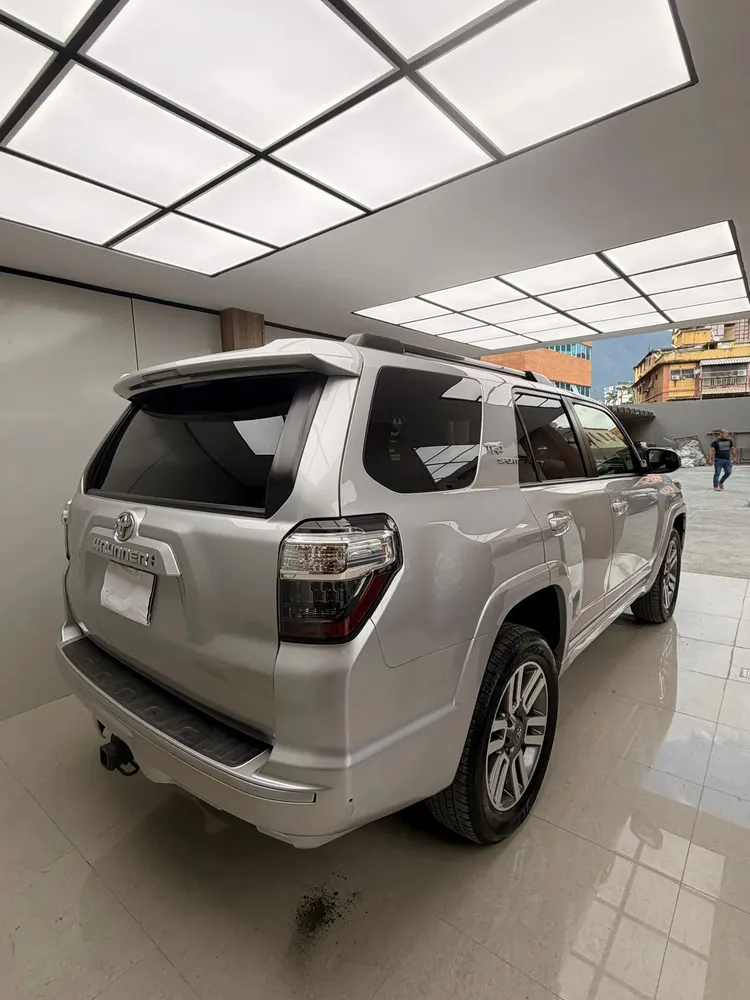 Vista 2 del vehículo: Toyota 4Runner