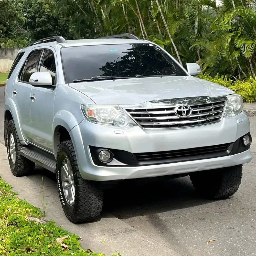 Vista 5 del vehículo: Toyota Fortuner