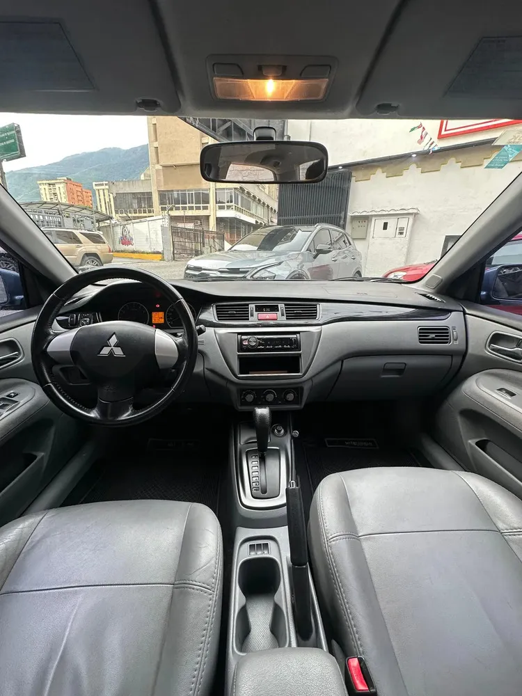 Vista 2 del vehículo: Mitsubishi Lancer