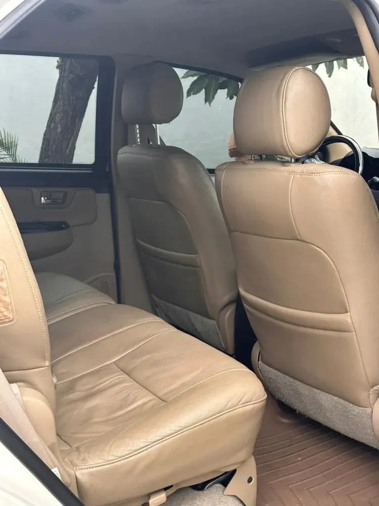 Vista 11 del vehículo: Toyota Fortuner