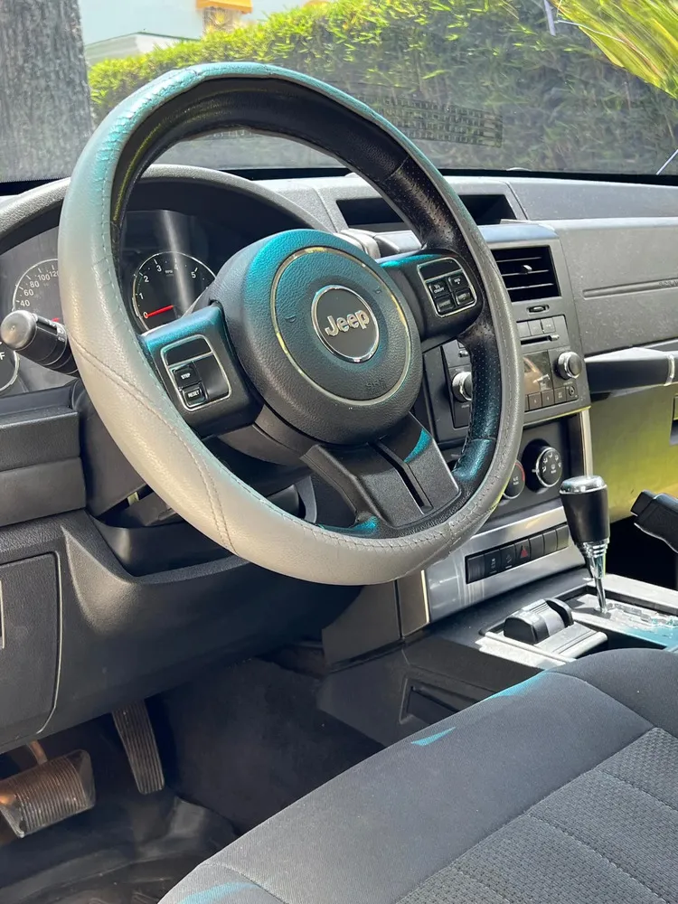 Vista 8 del vehículo: Jeep Cherokee