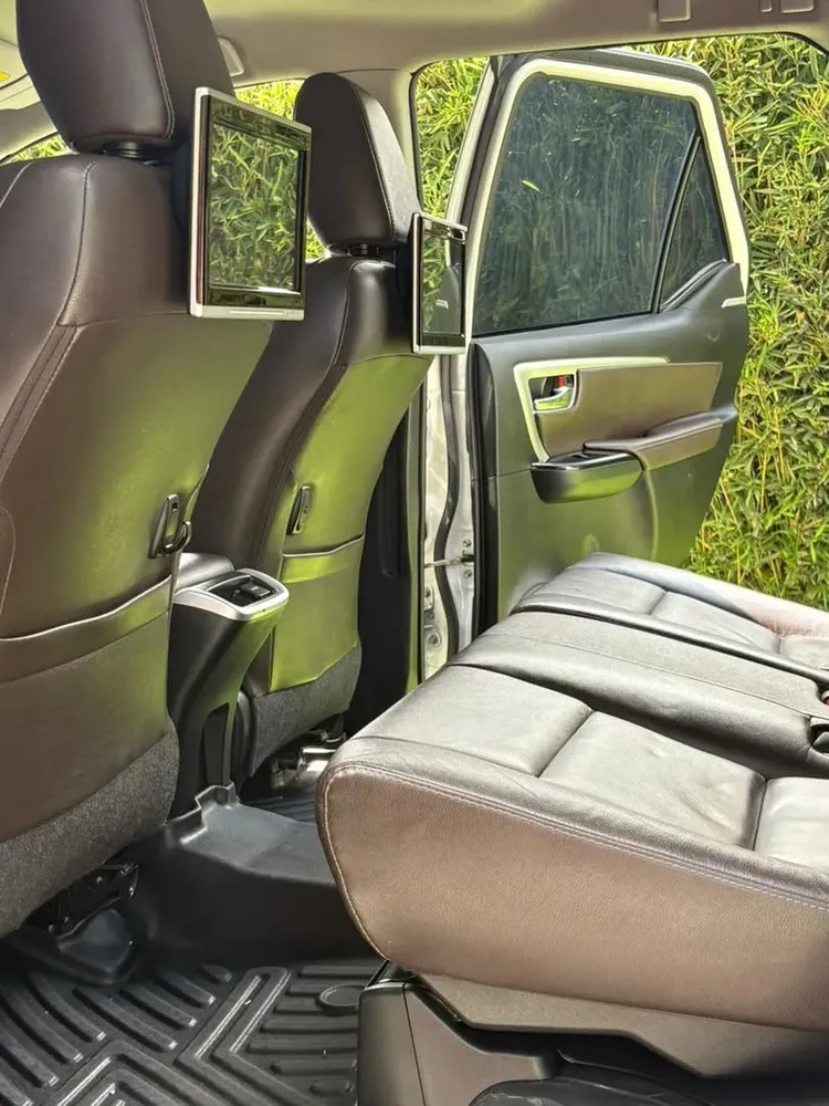Vista 12 del vehículo: Toyota Fortuner