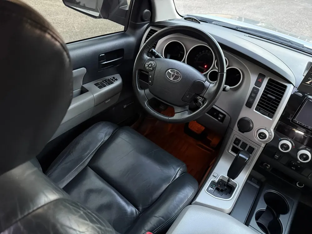 Vista 12 del vehículo: Toyota Sequoia