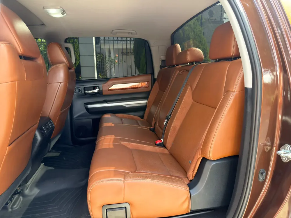 Vista 10 del vehículo: Toyota Tundra