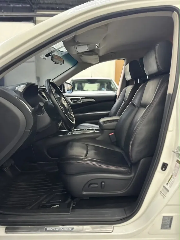 Vista 5 del vehículo: Nissan Pathfinder