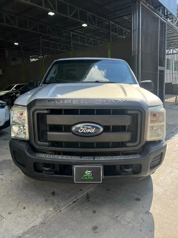 Vista 2 del vehículo: Super Duty