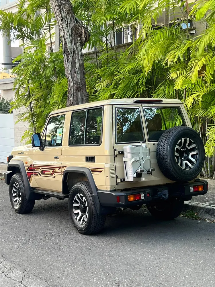 Vista 14 del vehículo: Toyota Machito