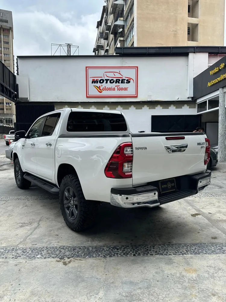 Vista 16 del vehículo: Toyota Hilux
