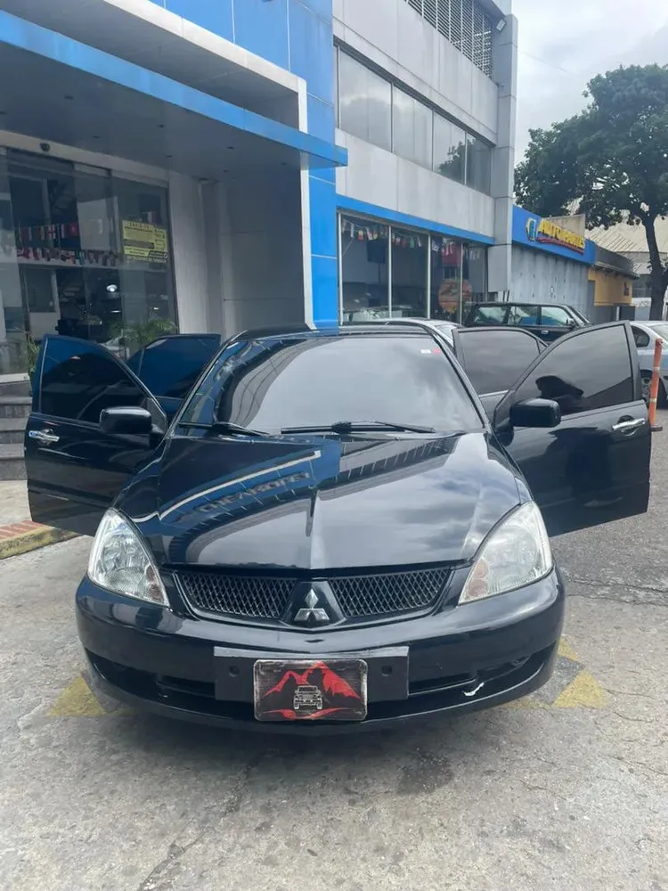 Vista 2 del vehículo: Mitsubishi Lancer