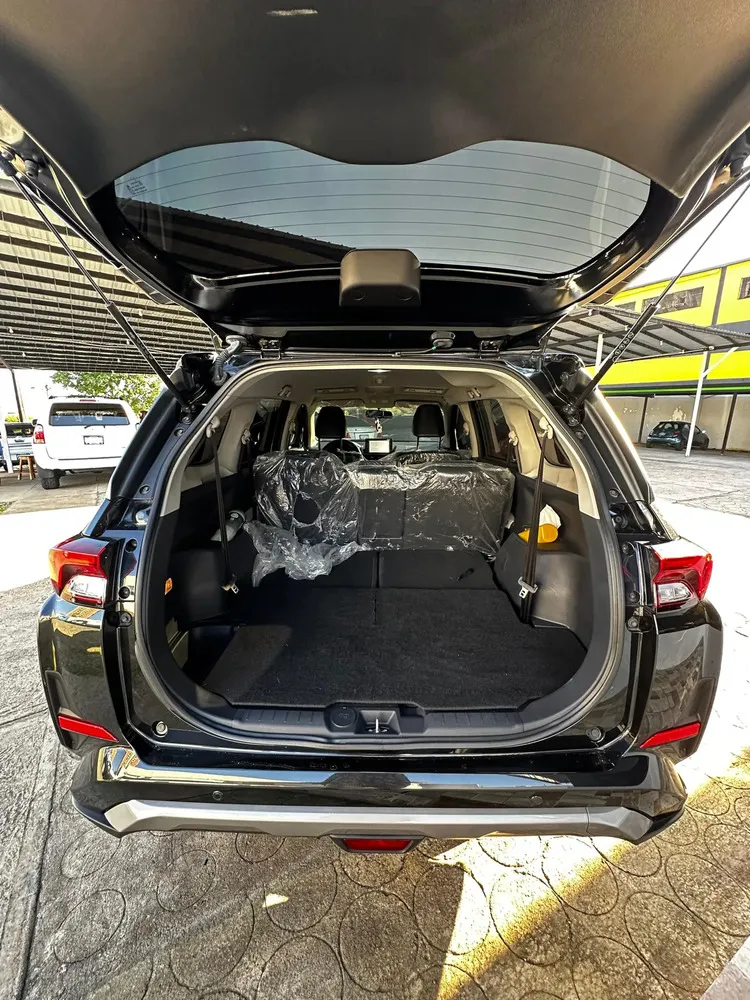 Vista 6 del vehículo: Toyota Veloz