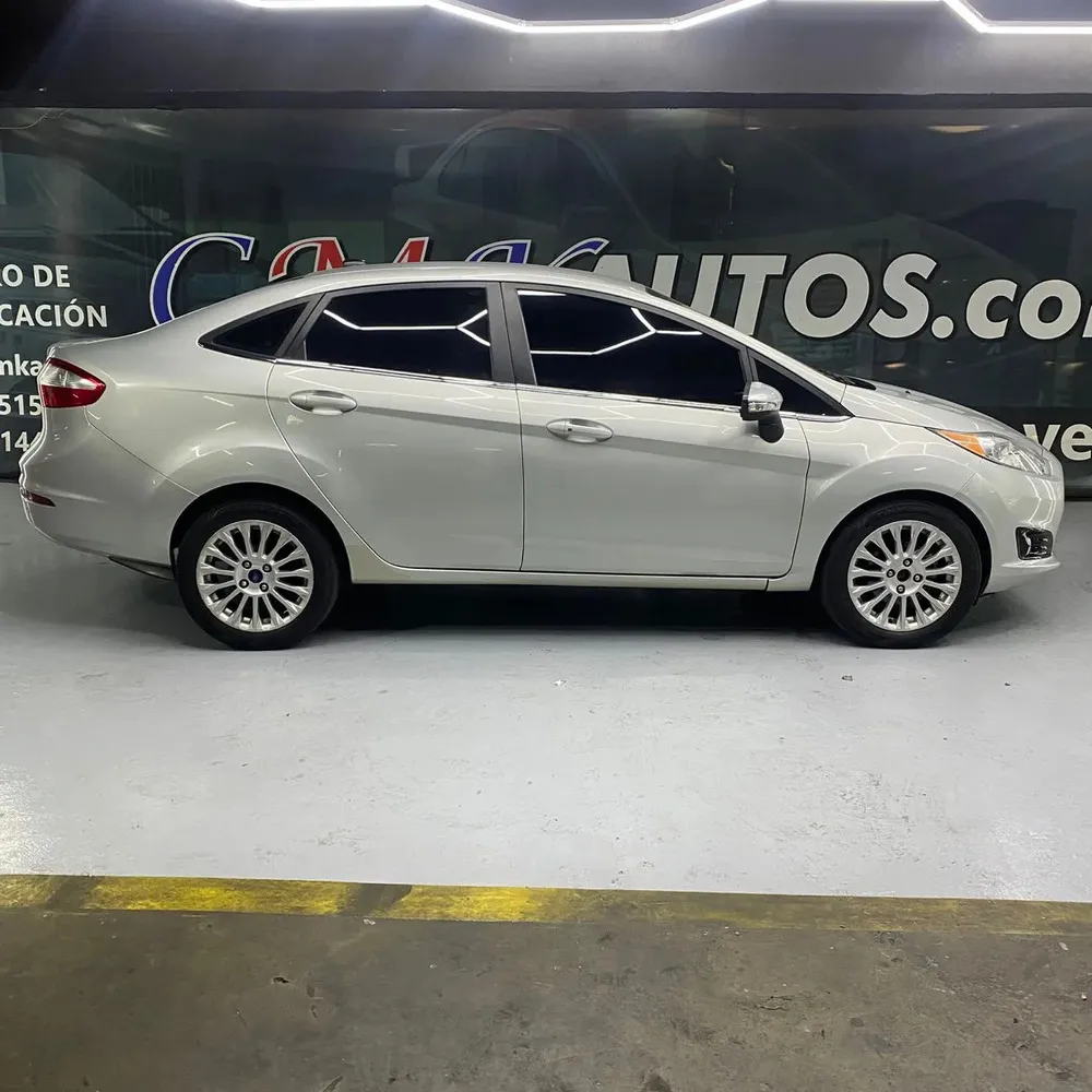 Vista 4 del vehículo: Ford Fiesta